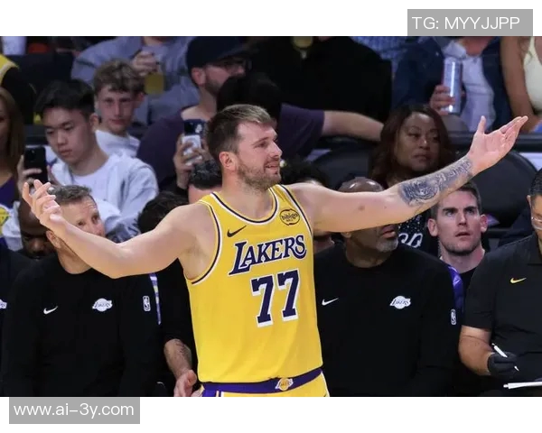 东契奇谈老詹回归球队目标与钓鱼动作背后的友谊故事 东契奇谈老詹回归球队目标与钓鱼动作背后的友谊故事